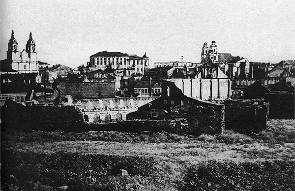 Развалины на вершине Замковой горы. 1944 год 