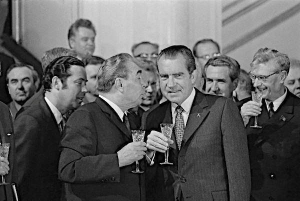x03_Brezhnev-Nixon.jpg x03_Brezhnev-Nixon.jpg