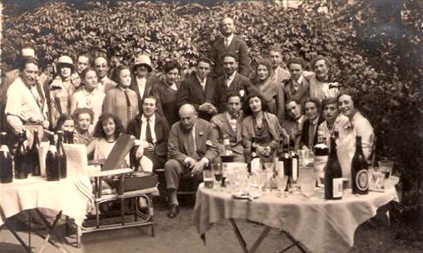 1928 год. Госетовцы в гостях у Марка Шагала на вилле под Парижем.
